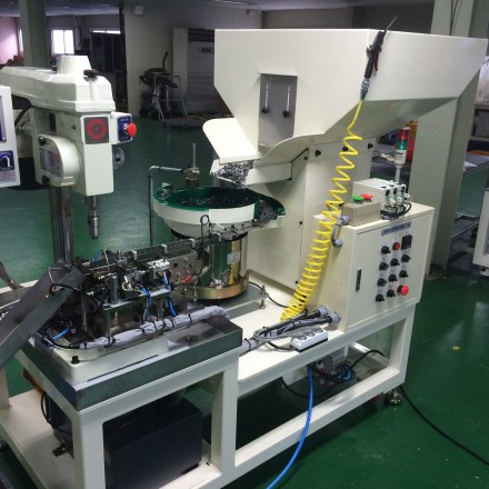 AUTO TAPPING M/C (1~…